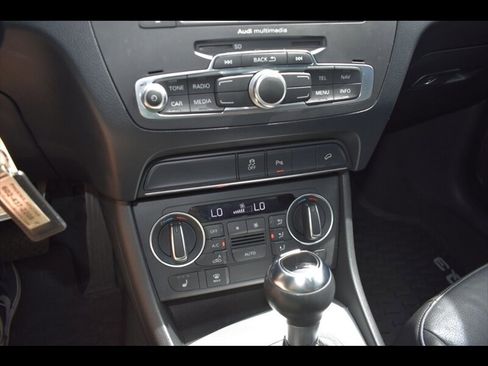 Used 2018 Audi Q3 2.0T Premium FWD image 12