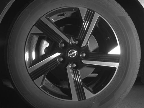 Used 2025 Nissan Sentra SV FWD image 9