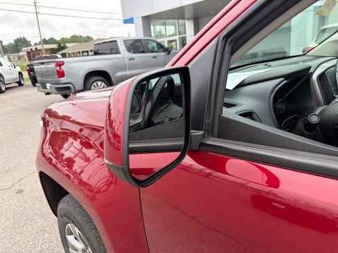 Used 2018 Chevrolet Colorado Z71 AWD/4WD image 40
