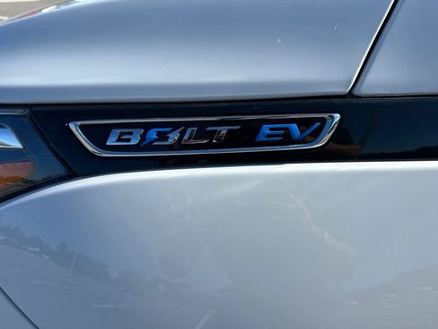 Used 2020 Chevrolet Bolt Premier w/ Infotainment Package FWD image 17