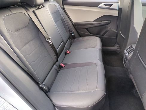 Used 2025 Volkswagen Taos SE AWD/4WD image 23