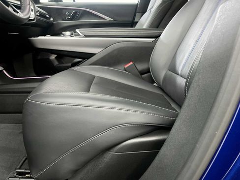 Used 2024 Cadillac Lyriq Sport AWD/4WD image 20