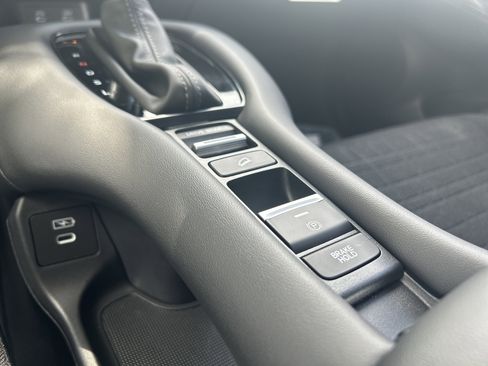 Certified 2026 Honda HR-V LX image 28