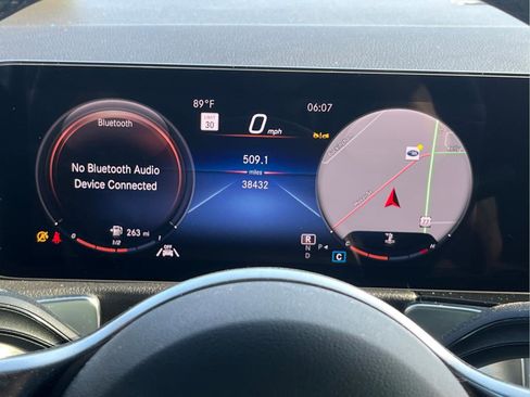 Used 2023 Mercedes-Benz GLB 250 image 29