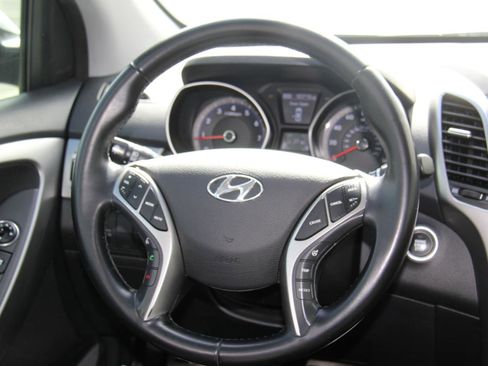 Used 2013 Hyundai Elantra GT w/ Touch & Go Pkg image 12
