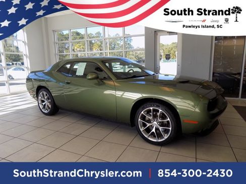 Certified 2021 Dodge Challenger SXT w/ Plus Package image 1
