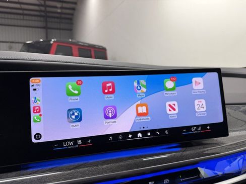 Used 2024 BMW 740i xDrive image 29