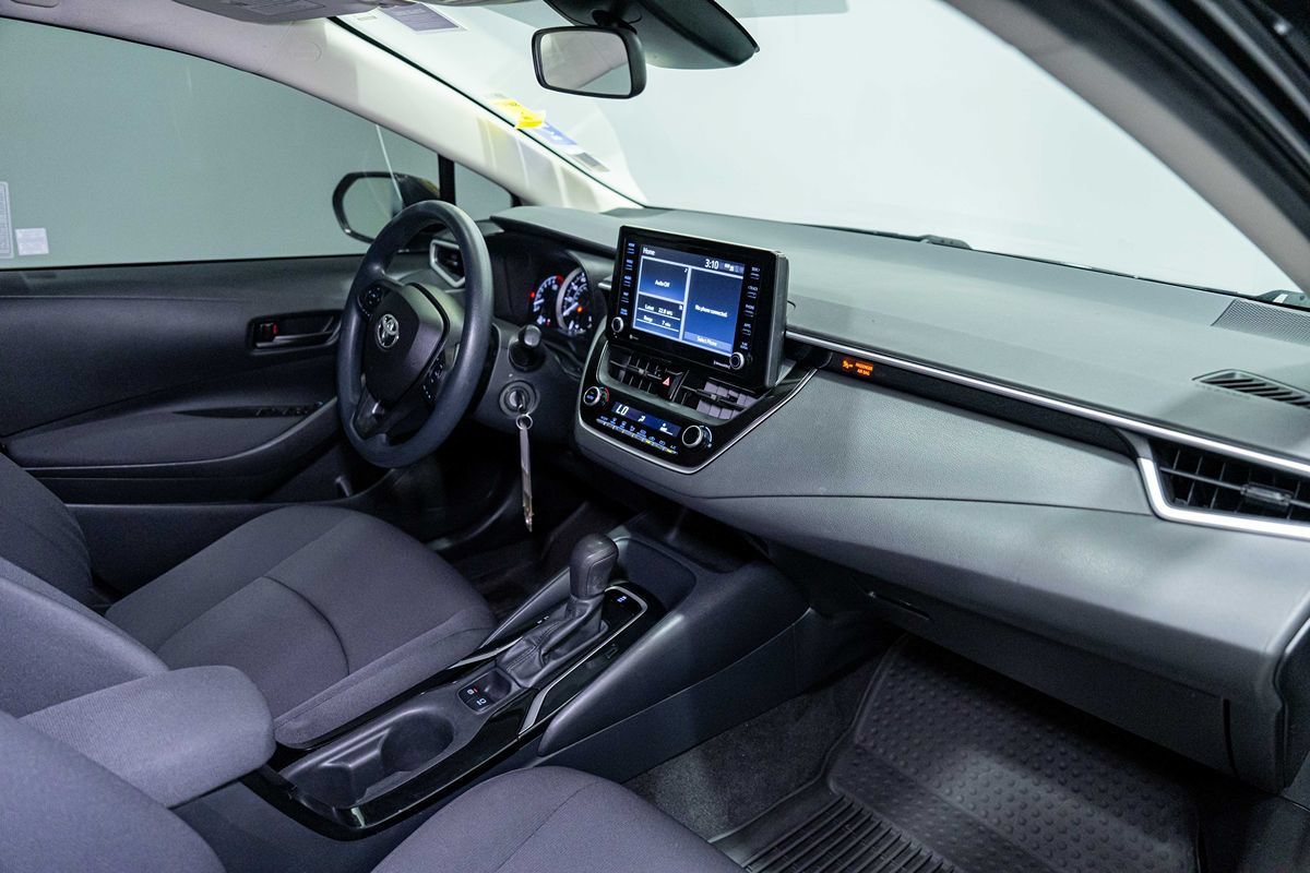 Used 2022 Toyota Corolla LE FWD image 19