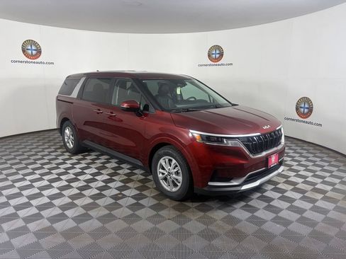Used 2023 Kia Carnival LX FWD image 13