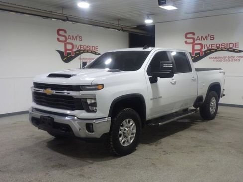 Used 2024 Chevrolet Silverado 2500 LT w/ Convenience Package image 1