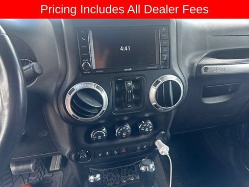 Used 2017 Jeep Wrangler Unlimited Rubicon AWD/4WD image 4