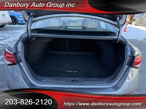 Used 2021 Nissan Sentra SV w/ SV Premium Package image 12