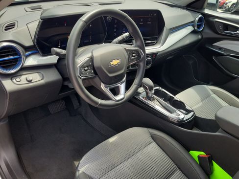 Used 2024 Chevrolet Trax LT w/ Driver Confidence Package FWD image 21