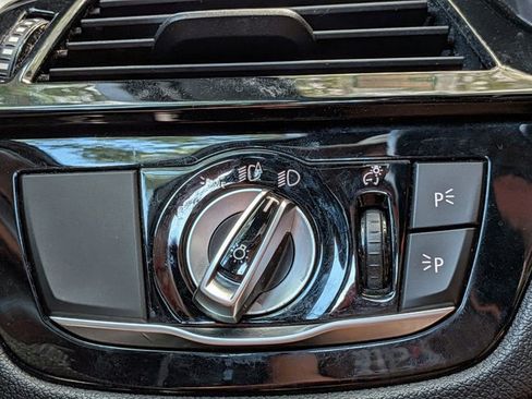 Used 2019 BMW 530i xDrive w/ Convenience Package image 13