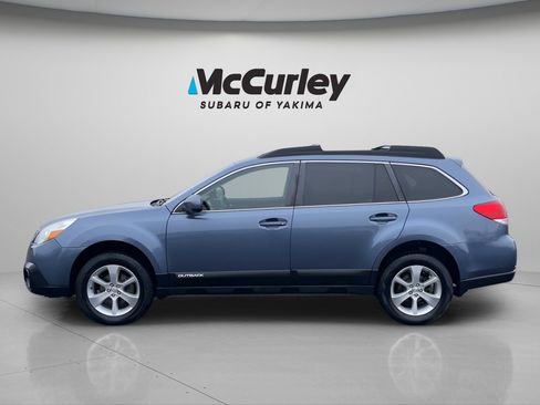 Used 2013 Subaru Outback 2.5i Limited image 2
