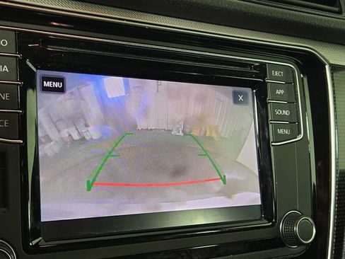 Used 2018 Volkswagen Passat 3.6 image 17