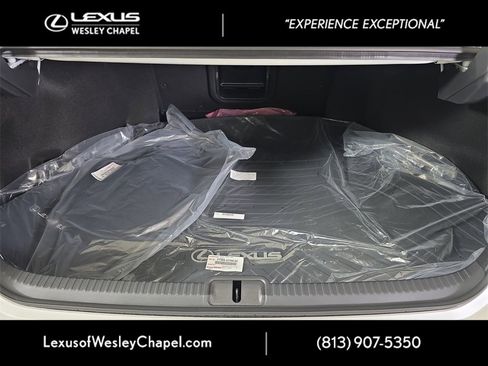 New 2025 Lexus ES 350 w/ Premium Package image 8