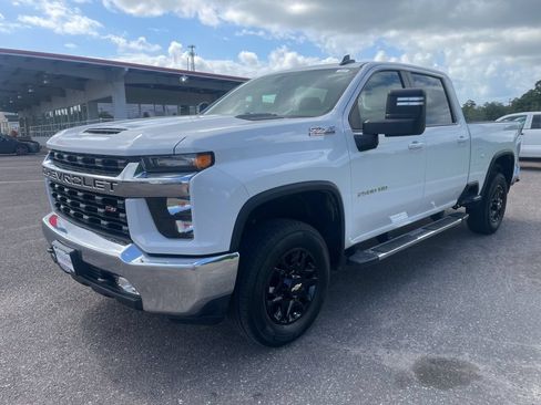 Used 2023 Chevrolet Silverado 2500 LT w/ Convenience Package AWD/4WD image 3