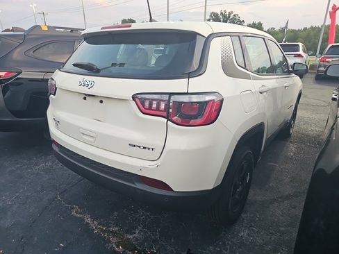 Used 2018 Jeep Compass Sport w/ Tech Group AWD/4WD image 9