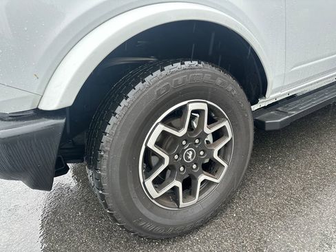 Used 2024 Ford Bronco Outer Banks AWD/4WD image 2