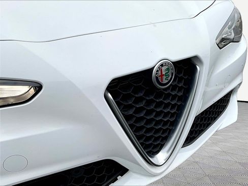 Used 2021 Alfa Romeo Giulia Ti w/ Active Assist 2 Package TI AWD/4WD image 33