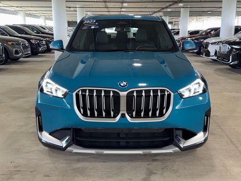 Used 2025 BMW X1 xDrive28i AWD/4WD image 3