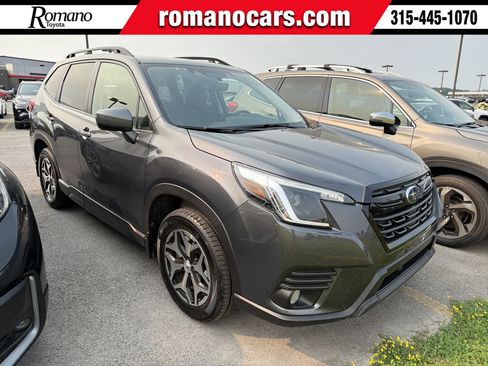 Used 2023 Subaru Forester Premium AWD/4WD image 1