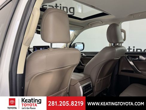Used 2023 Lexus GX 460 Premium w/ Premium Package AWD/4WD image 16