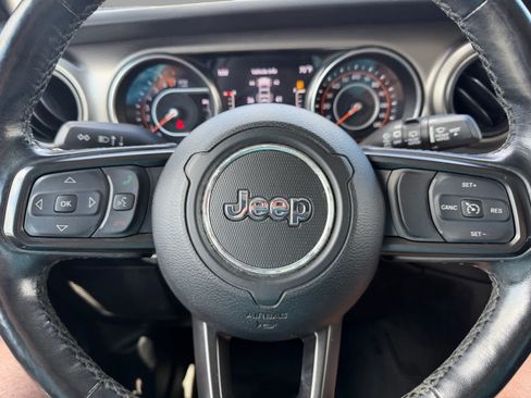 Used 2021 Jeep Wrangler Unlimited Sport AWD/4WD image 14