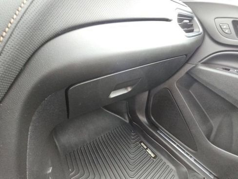 Used 2018 Chevrolet Equinox Premier FWD image 30