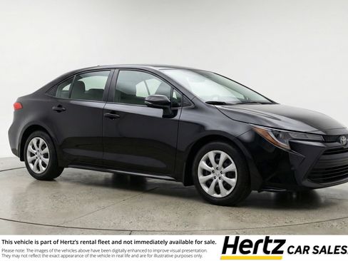 Used 2025 Toyota Corolla LE FWD image 1