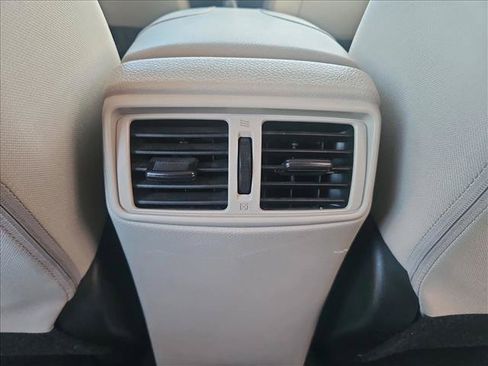 Used 2018 Nissan Rogue Sport SV w/ SV Technology Package FWD image 17