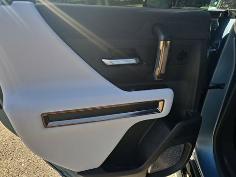 Used 2024 GMC Hummer EV 3X w/ Omega Edition image 38