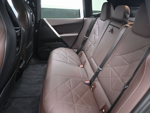 Used 2023 BMW iX xDrive50 w/ Premium Package image 29