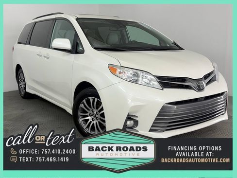 Used 2020 Toyota Sienna XLE w/ XLE Navigation Package FWD image 1