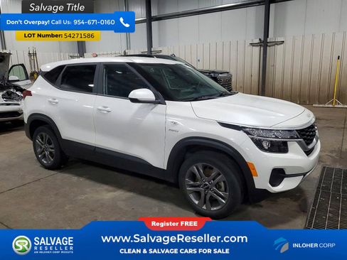Used 2023 Kia Seltos LX AWD/4WD image 5