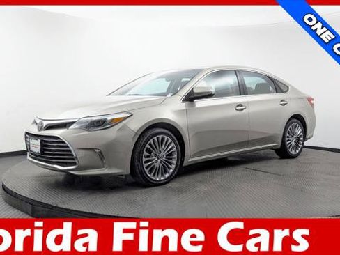 Used 2017 Toyota Avalon Limited FWD image 1
