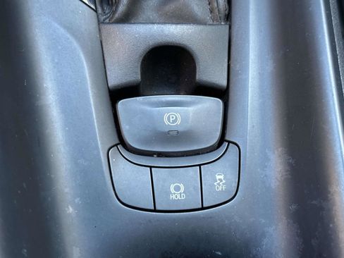 Used 2019 Toyota C-HR LE image 26