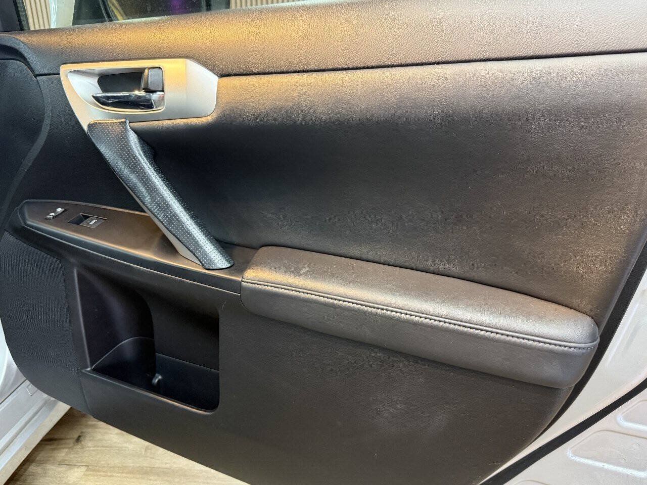 Used 2012 Lexus CT 200h Premium w/ Leather Pkg FWD image 15