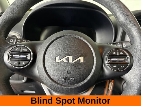 Used 2025 Kia Soul LX w/ LX Technology Package FWD image 14