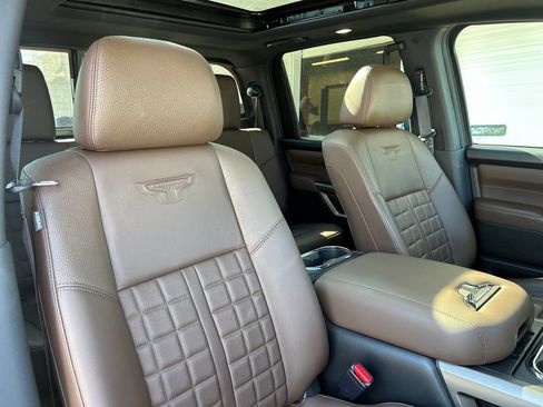 Used 2024 Nissan Titan Platinum Reserve w/ Moonroof Package AWD/4WD image 15