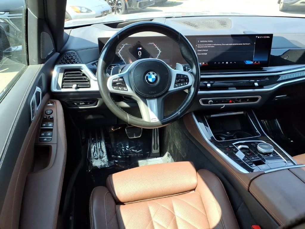 Used 2024 BMW X5 xDrive40i w/ M Sport Package AWD/4WD image 8