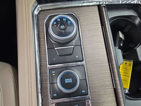Used 2023 Ford Expedition Limited AWD/4WD image 11