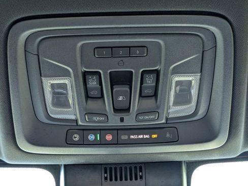 Certified 2022 Chevrolet Silverado 1500 ZR2 w/ Technology Package AWD/4WD image 26