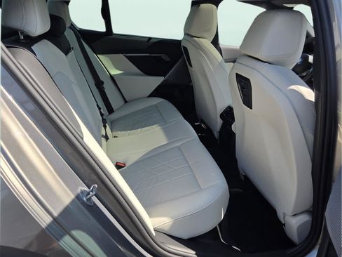 Used 2025 BMW i5 eDrive40i w/ M Sport Package RWD image 22