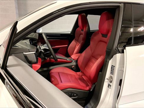 New 2026 Porsche Macan 4 Electric image 5