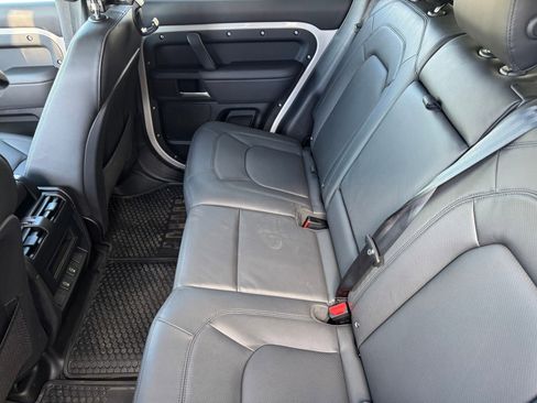 New 2026 Land Rover Defender 110 X-Dynamic SE image 19