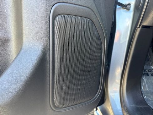 Used 2020 GMC Sierra 1500 SLT RWD image 22