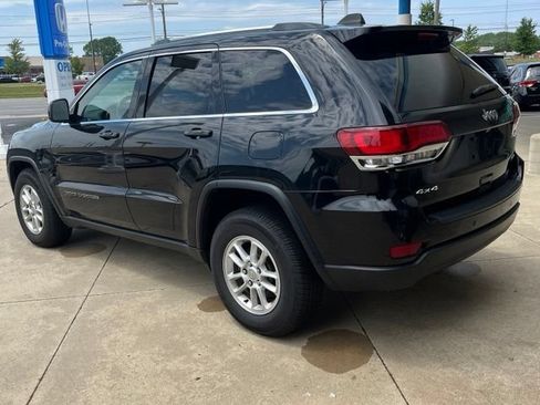 Used 2020 Jeep Grand Cherokee Laredo AWD/4WD image 3