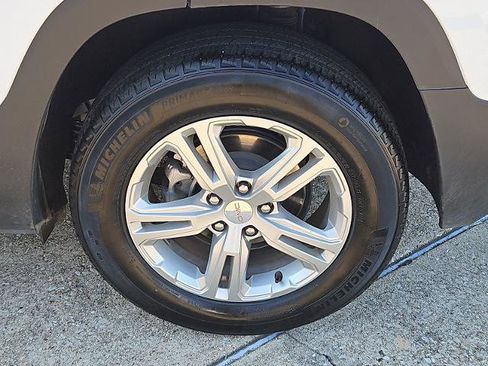 Certified 2024 GMC Terrain SLE image 30